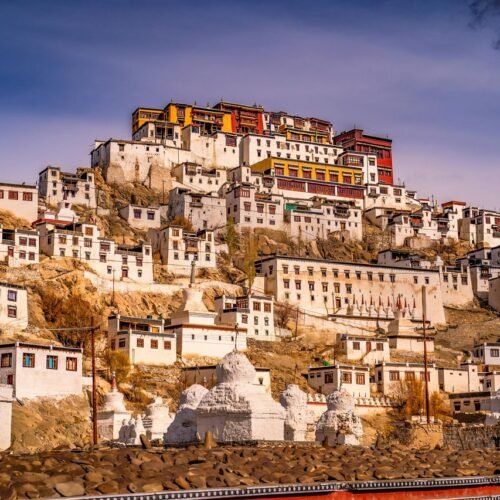 Visita a un monasterio budista en Ladakh