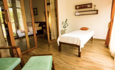 room-mekosha-luxury-ayurveda-retreat-room-004_orig