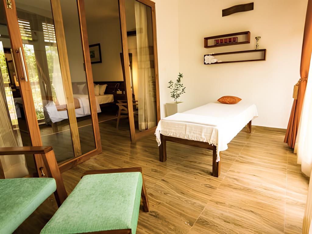 room-mekosha-luxury-ayurveda-retreat-room-004_orig