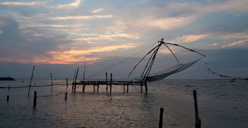 Chinese Fishing_nets_at_sunset,_Kerala,_India