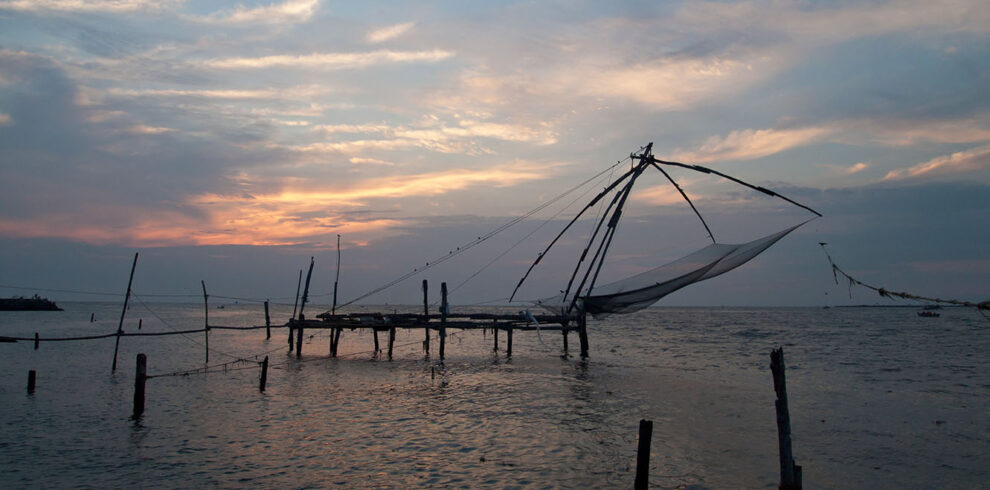 Chinese Fishing_nets_at_sunset,_Kerala,_India